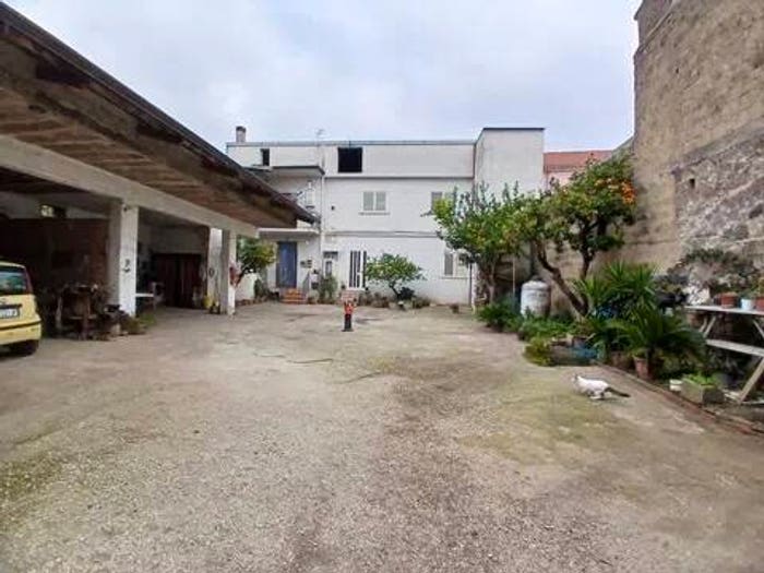 Casa con 5 locali in vendita in Via V Mincione, Centro, Macerata Campania