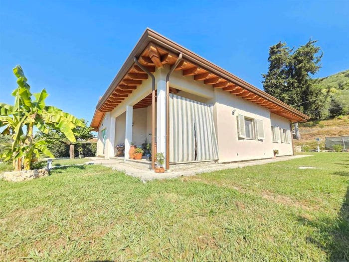 Casa con 6 locali in vendita in Piano di Conca, Massarosa
