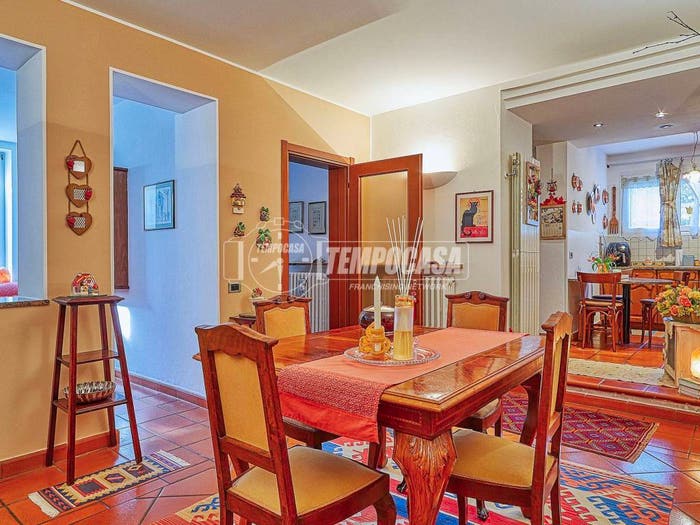 Appartamento trilocale in vendita in Via del Dovese, Centro, Arcisate
