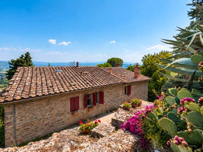 Casa con 6 locali in vendita in Strada Provinciale Umbro Cortonese, Centro, Cortona