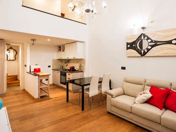 Appartamento bilocale in vendita in Via Aprile, Centro Città, Genova