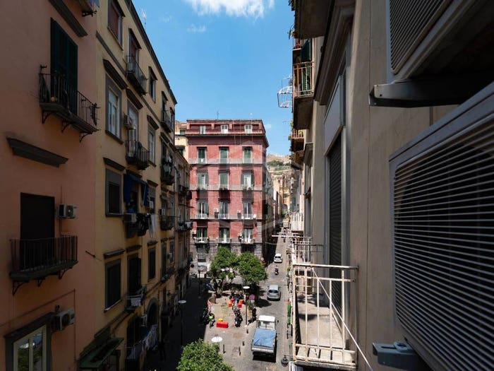 Appartamento con 5 locali in vendita in Via Santa Caterina Da Siena, Quartieri Spagnoli, Napoli