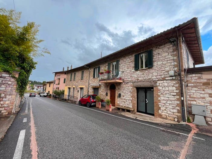 Appartamento trilocale in vendita in Via Assisana, San Vitale Viole, Assisi