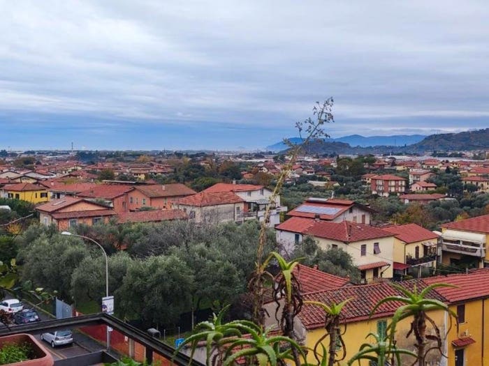Appartamento quadrilocale in vendita in Centro, Massa