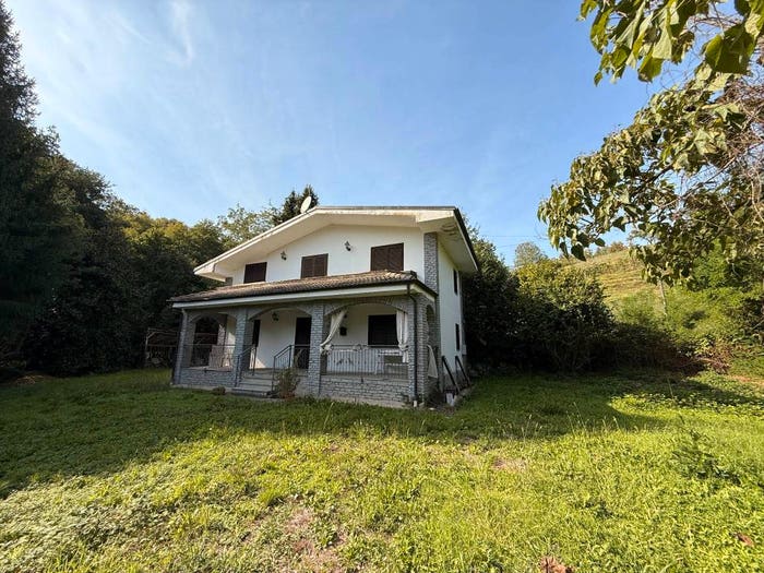 Casa quadrilocale in vendita in Via Basse, Bagnolo Piemonte