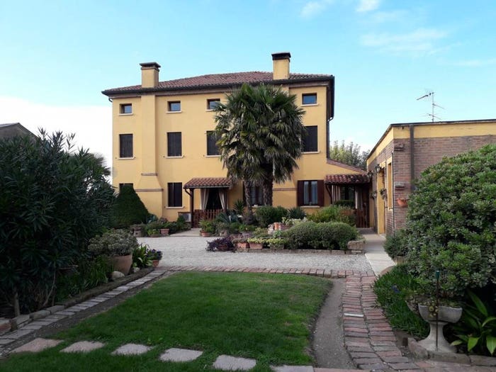 Casa con 6 locali in vendita in Centro, Badia Polesine