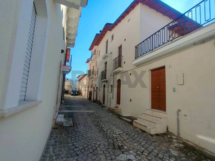Casa con 5 locali in vendita in via della pieta', Bellavista Pianola, L'Aquila
