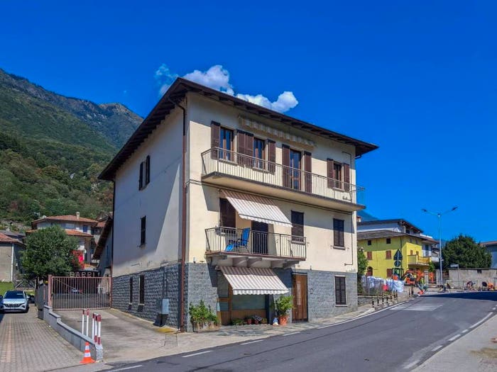 Appartamento con 6 locali in vendita in Via Valeriana, Centro, Dubino