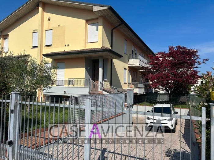 Casa con 5 locali in vendita in Via Giuseppe Garibaldi, Centro, Grisignano di Zocco