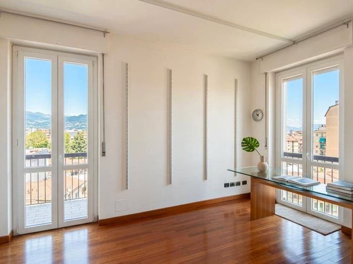 Appartamento trilocale in vendita in Piazza Schiavone, Bovisa, Milano