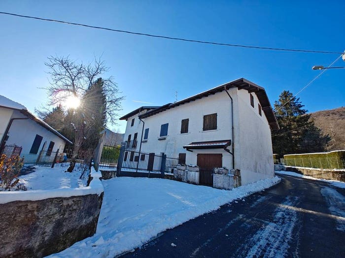 Casa trilocale in vendita in Via Pizzarera, Lanzo D'Intelvi, Alta Valle Intelvi