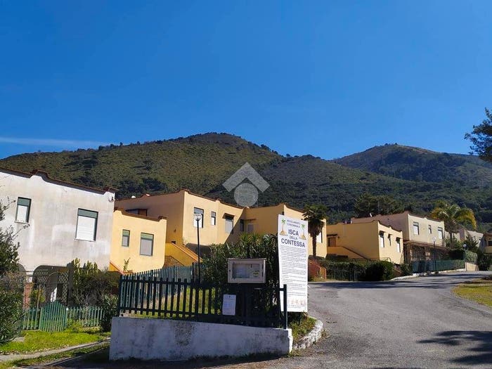 Appartamento bilocale in vendita in Via isca della contessa, Camerota