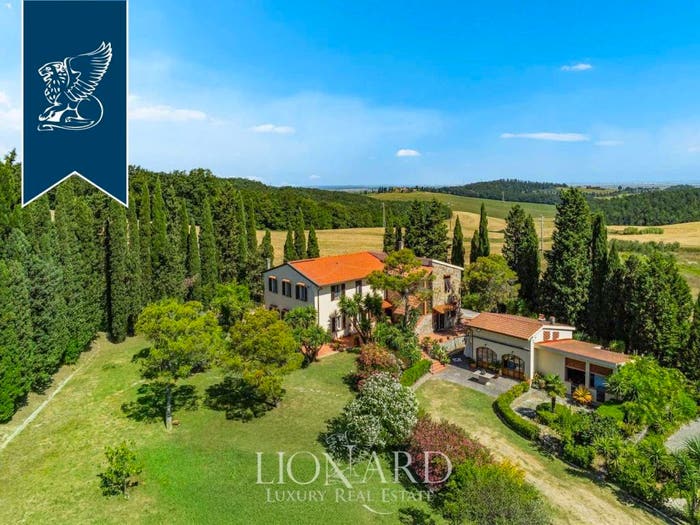 Casa con 6 locali in vendita in Collesalvetti