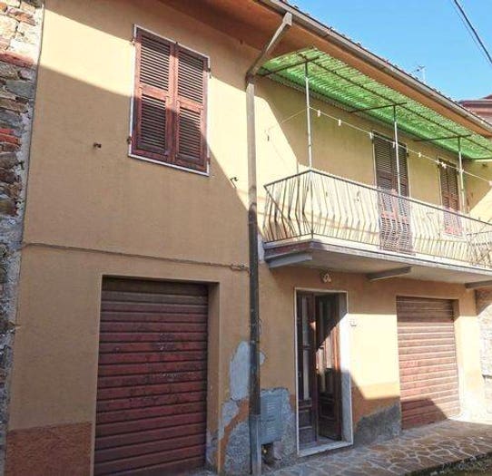 Casa trilocale in vendita in Bagnone