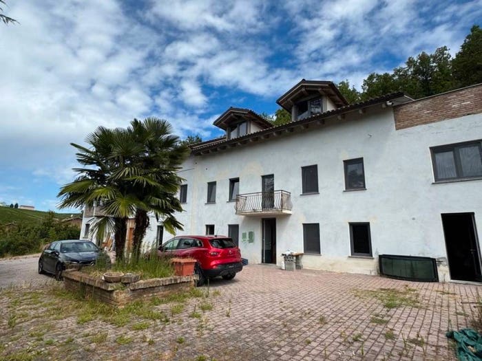Casa con 6 locali in vendita in Strada Gavarra, Nizza Monferrato