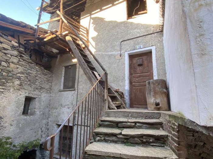 Casa con 5 locali in vendita in Frazione Prouve, Centro, Arnad