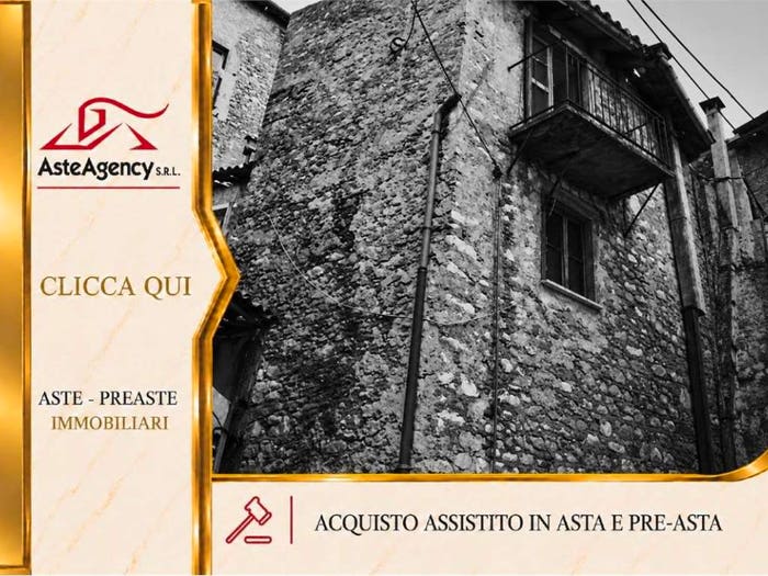 Appartamento bilocale in vendita in Via del Castello, Pereto