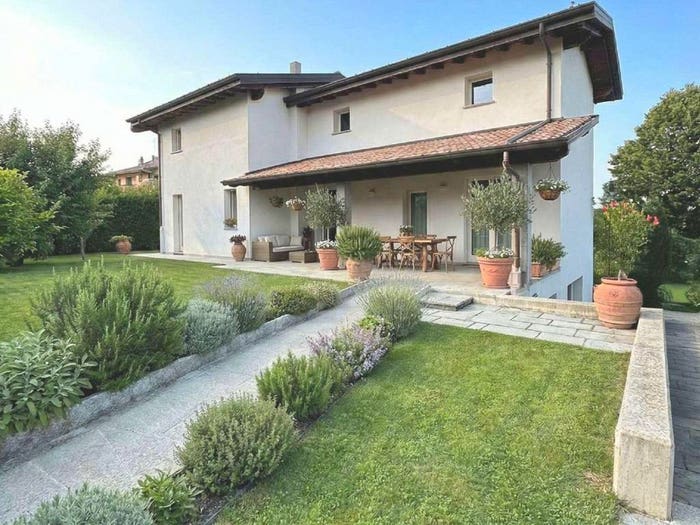 Casa con 6 locali in vendita in via carlo alberto dalla chiesa, Centro, Rivergaro