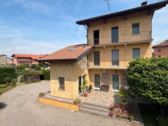 Casa con 6 locali in vendita in Via susa, Conturbia, Agrate Conturbia
