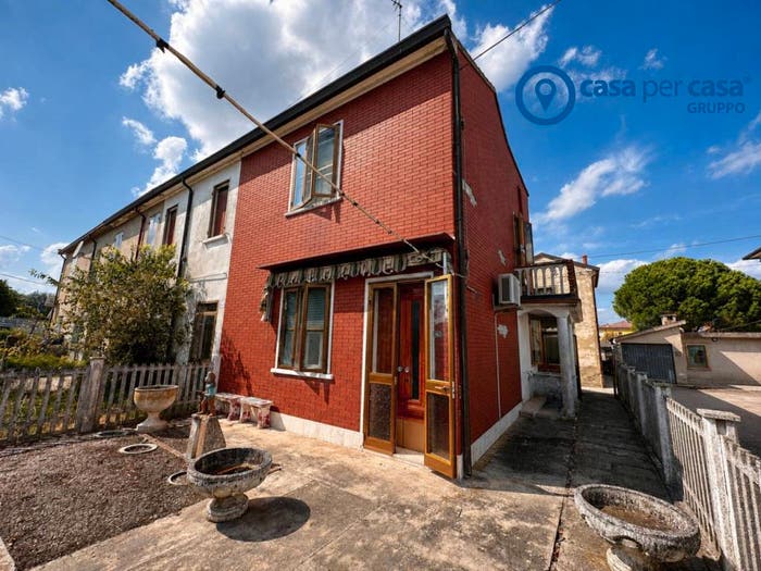 Casa bilocale in vendita in Via Filippo Pivanti, Serravalle, Riva del Po
