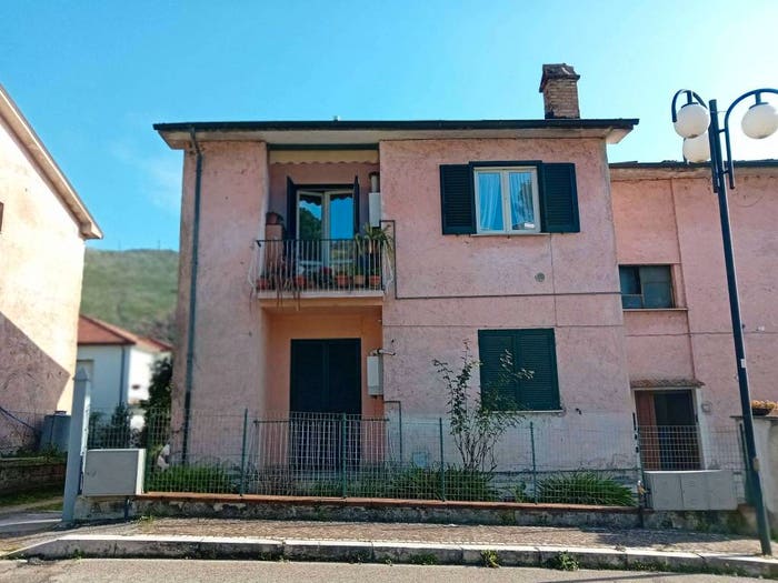 Appartamento trilocale in vendita in Collefontana Fontana Liri Inferiore, Fontana Liri