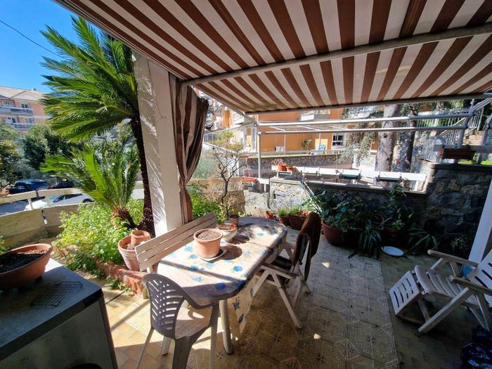 Appartamento quadrilocale in vendita in Via Alessandro Varaldo, Quarto, Genova