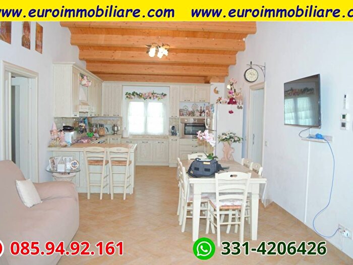 Appartamento trilocale in vendita in Contrada Costa del Monte, Centro, Mosciano Sant'Angelo