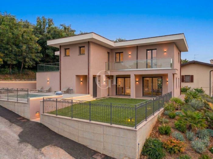 Appartamento quadrilocale in vendita in Via Mezzocolle, Entroterra, Desenzano del Garda