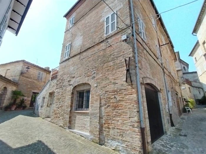Casa trilocale in vendita in Via Giuseppe Garibaldi, Grottazzolina