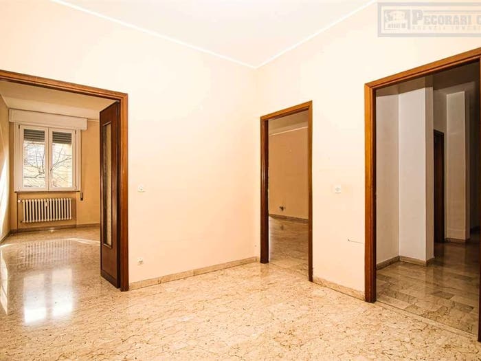 Appartamento con 5 locali in vendita in VIA SABBATINI, Sant'Agnese Università, Modena
