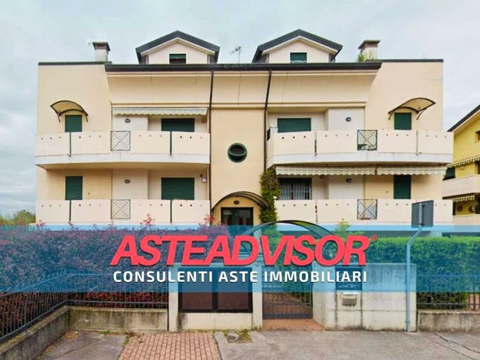 Appartamento quadrilocale in vendita in Via Croce Verde, Centro San Tommaso, Albignasego