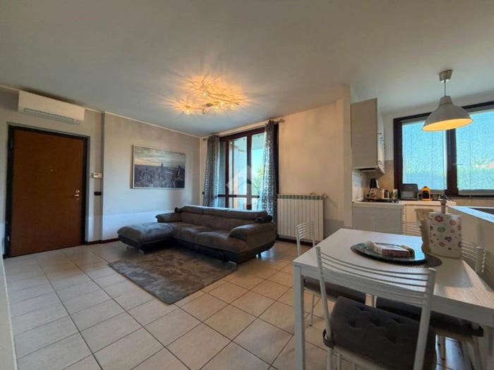Appartamento trilocale in vendita in Via Leonardo da Vinci, Bussero