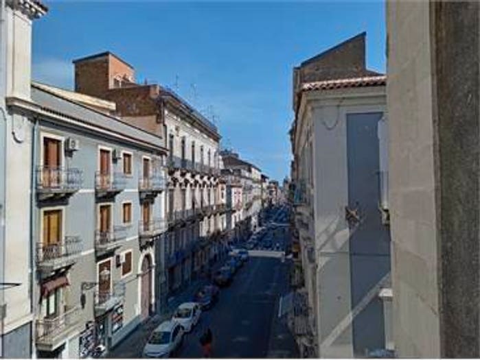 Appartamento con 6 locali in vendita in Via Abate Ferrara, Centro Storico, Catania