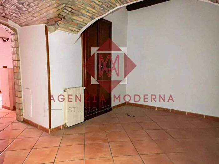 Appartamento con 6 locali in vendita in Via Garibaldi, Centro Storico, Ventimiglia