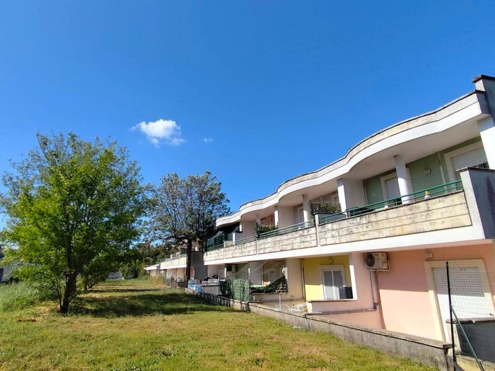 Appartamento bilocale in vendita in Via Vernole, Lizzanello