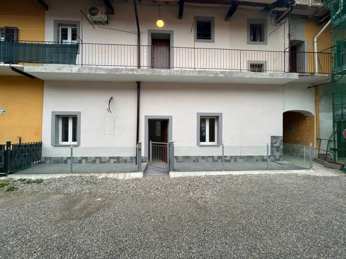 Appartamento bilocale in vendita in Via San Sebastiano, Centro, Marnate