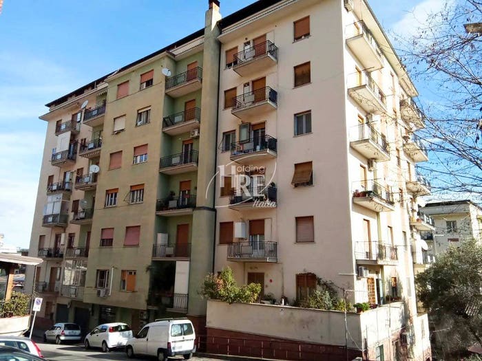 Appartamento con 5 locali in vendita in Via Francesco Camposano, Acquedotto, Cosenza