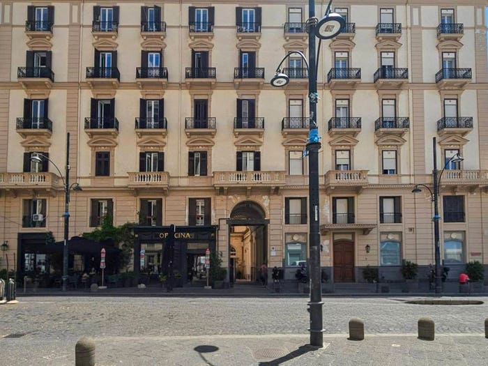Appartamento quadrilocale in vendita in Via Santa Lucia, Santa Lucia, Napoli