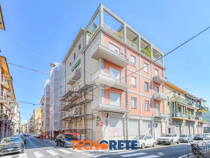 Appartamento quadrilocale in vendita in VIA COLOMBO, Centro Storico, La Spezia