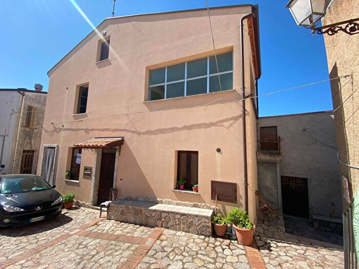 Appartamento trilocale in vendita in Via Castello, San Marco D'Alunzio