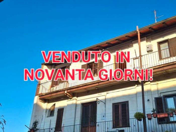 Appartamento quadrilocale in vendita in Via Flora, Flora, Legnano