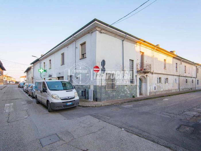 Casa quadrilocale in vendita in Via Roma, Castelnovetto