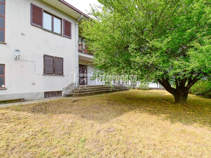 Appartamento quadrilocale in vendita in Via Brusa, Canzo
