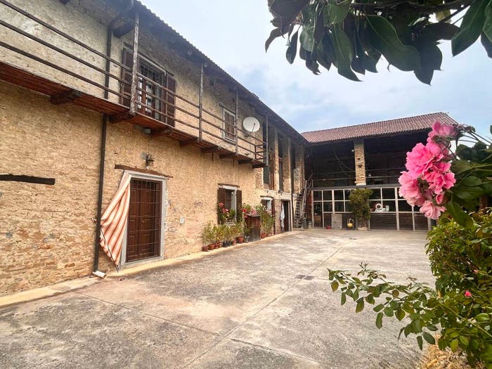 Casa con 5 locali in vendita in Località Santa Libera, Rocchetta Belbo