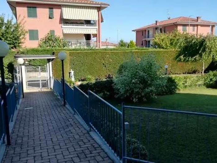 Appartamento trilocale in vendita in Via Novi No Number, Centro, Basaluzzo