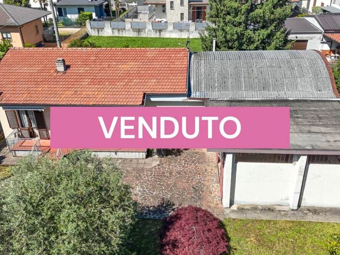 Casa quadrilocale in vendita in Via Brembo, Centro, Brembate