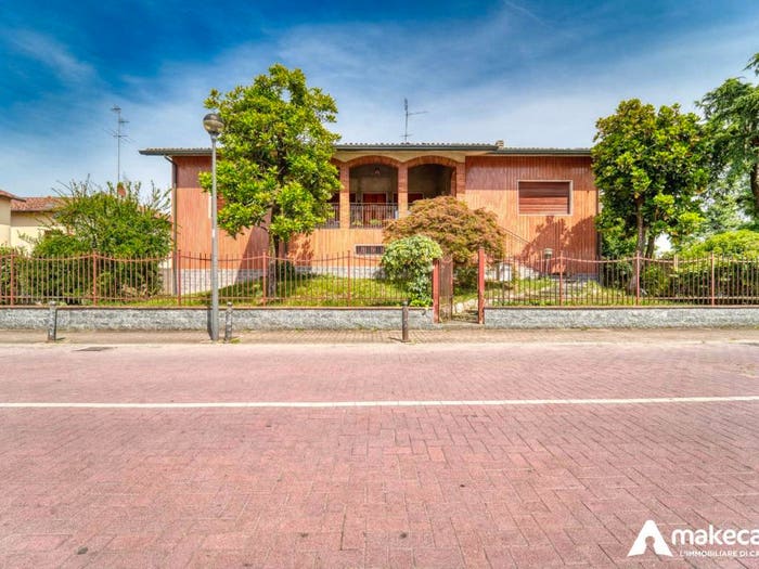 Casa quadrilocale in vendita in IV Novembre, Riozzo, Cerro al Lambro