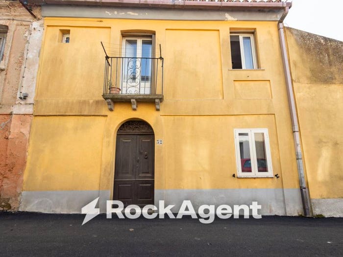 Appartamento trilocale in vendita in Via Giacomo Matteotti, Caraffa di Catanzaro
