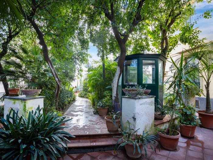 Appartamento bilocale in vendita in Via Monte di Dio, Chiaia, Napoli