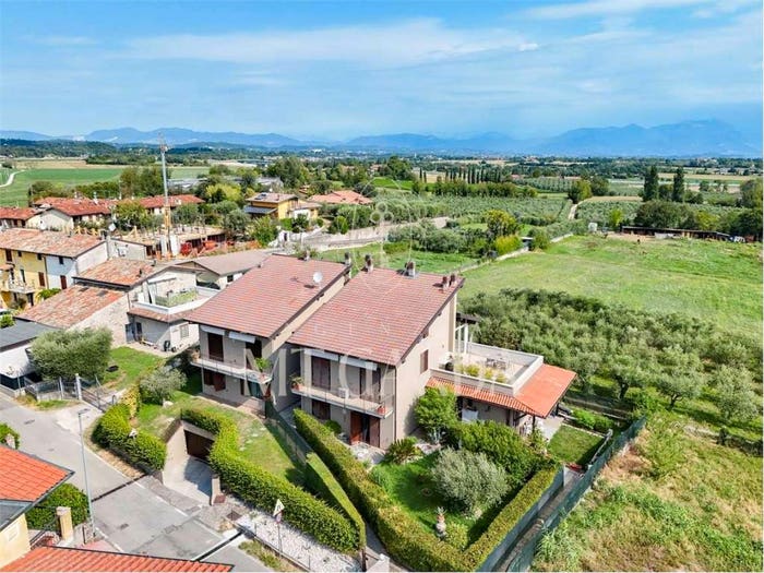 Appartamento con 5 locali in vendita in Via San Pietro, Entroterra, Desenzano del Garda